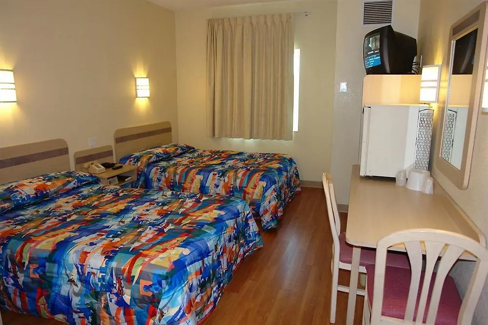 Motel 6-Brampton, On - Toronto برامبتون