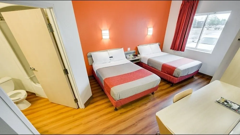 Motel 6-Brampton, On - Toronto فندق برامبتون