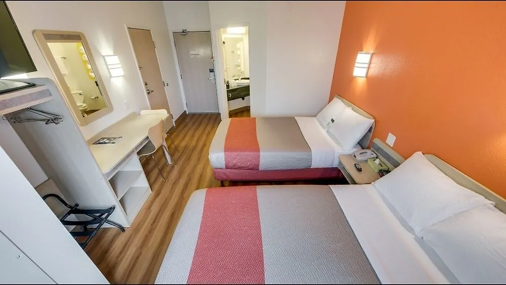 Motel 6-Brampton, On - Toronto فندق